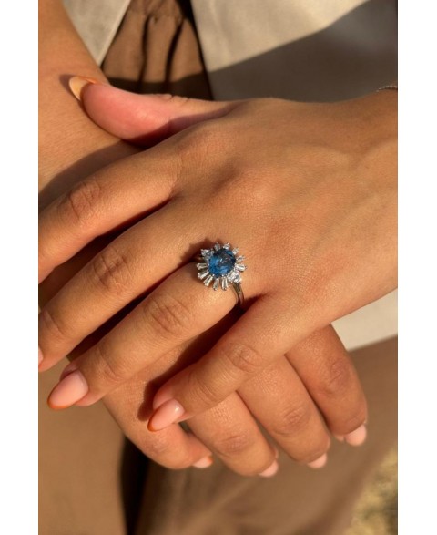 Anillo Yani Azul Circonitas...